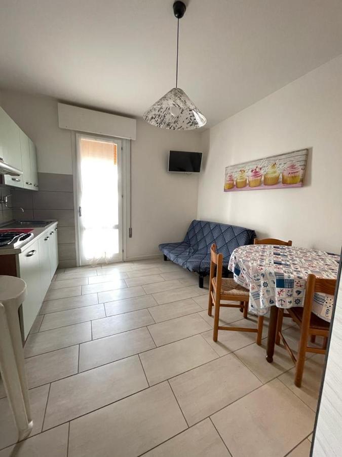 Condominio Michelangelo-Solo Per Famiglie- Walterigato Apartments Лидо-ди-Езоло Экстерьер фото