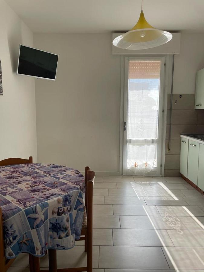 Condominio Michelangelo-Solo Per Famiglie- Walterigato Apartments Лидо-ди-Езоло Экстерьер фото