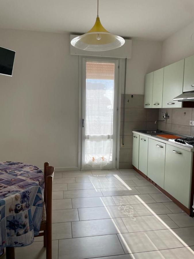 Condominio Michelangelo-Solo Per Famiglie- Walterigato Apartments Лидо-ди-Езоло Экстерьер фото